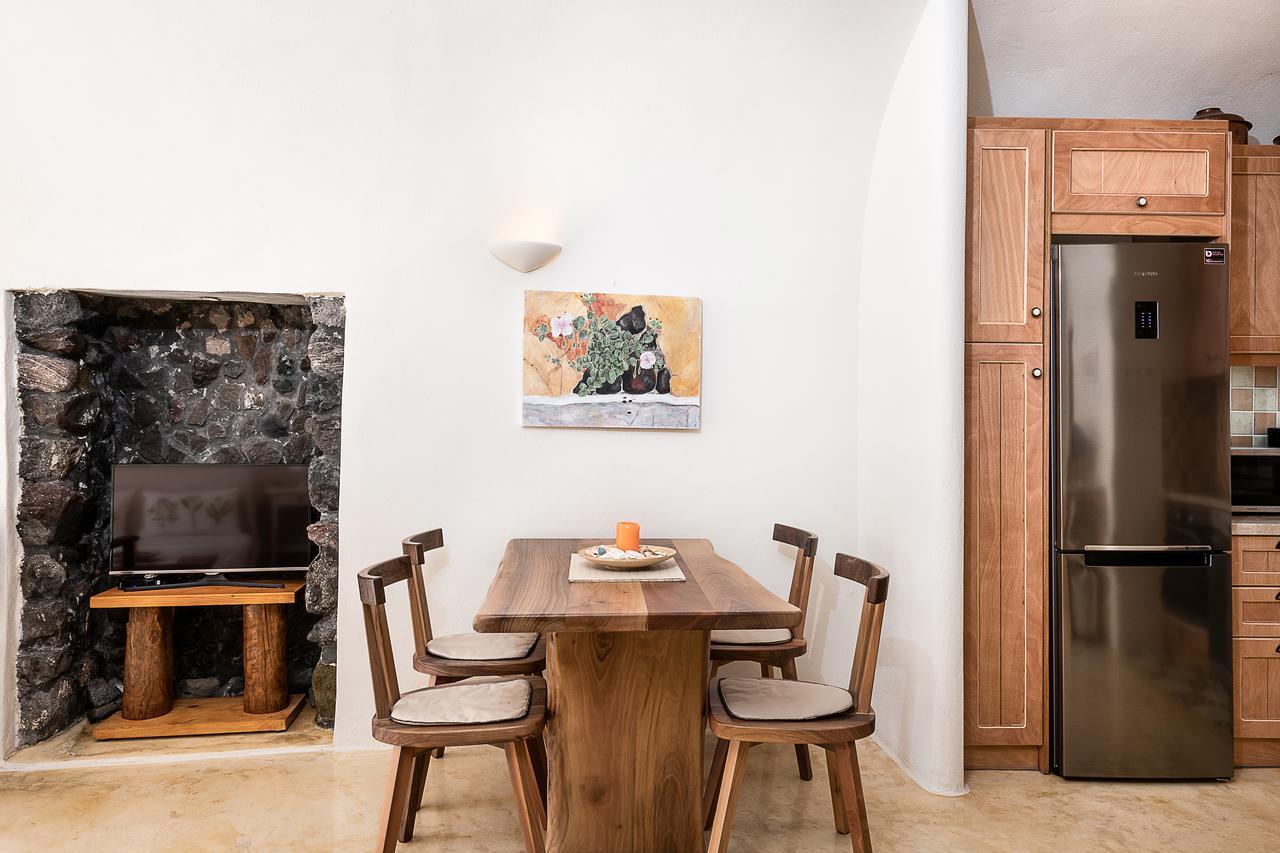 Villa Flora'S House & Cave Winery Pyrgos Kallistis Exterior foto